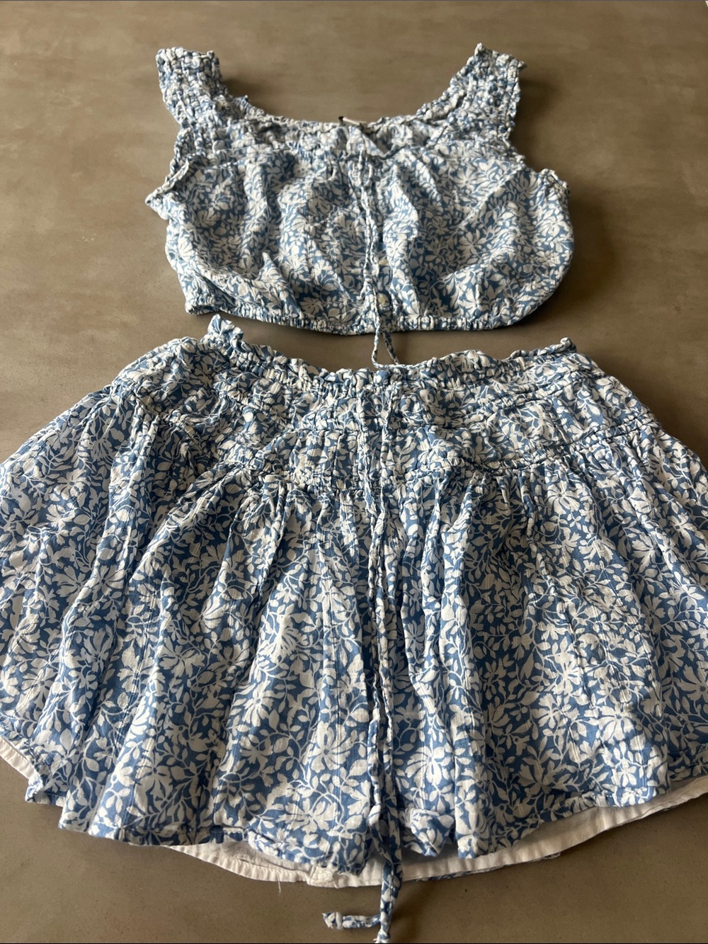 American Eagle Outfitters Blue and White Floral Crop Top & Skort Set